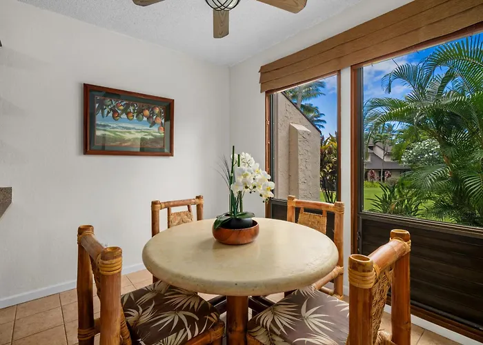 1Br 1Ba Kahala Tropical Dream, Pool, Garden View 513